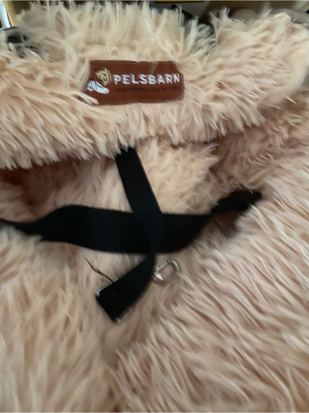 Pelsbarn plush  dog car seat for S/M dog, leash clip for security, washable
